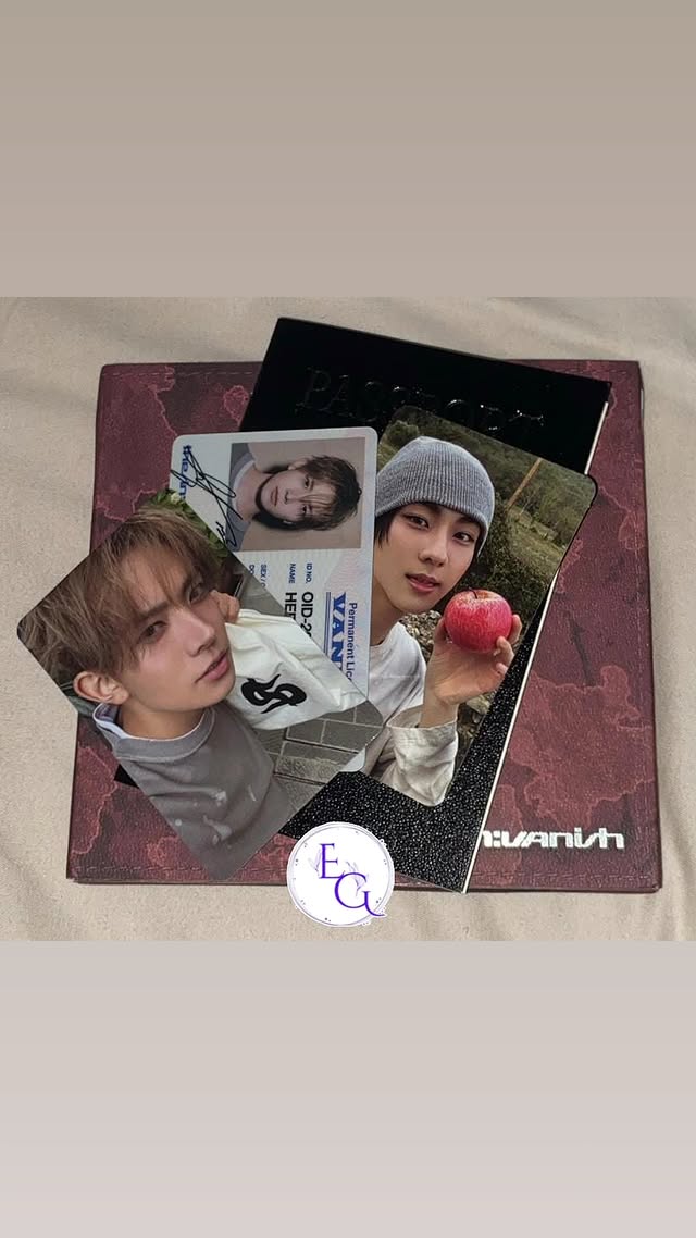 Photocards and ID card set